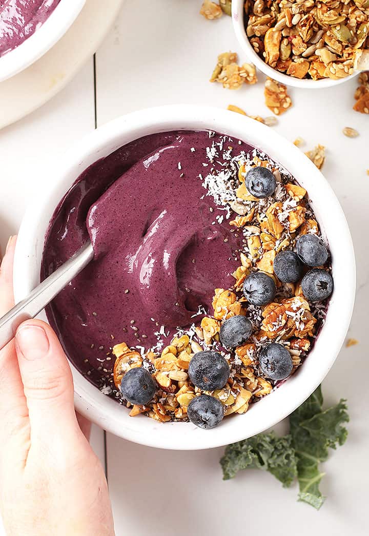 Blueberry smoothie bowl