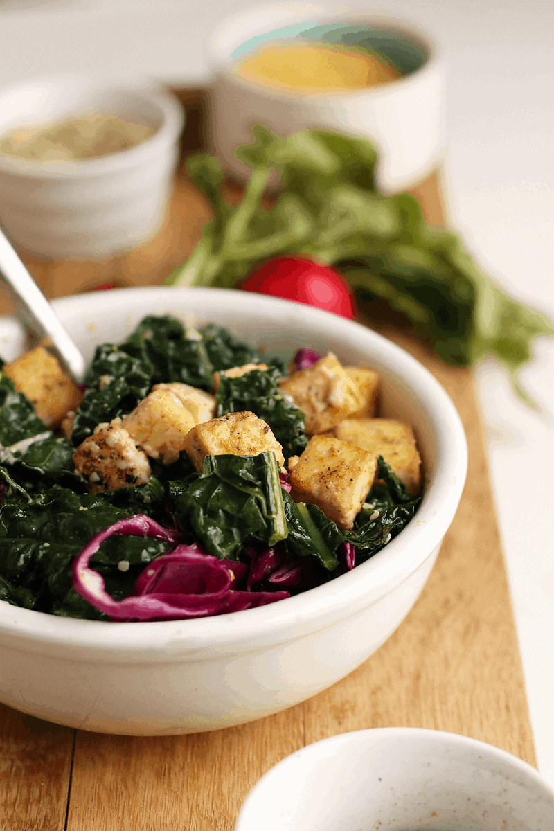Vegan Breakfast Bowl with kale and tofu