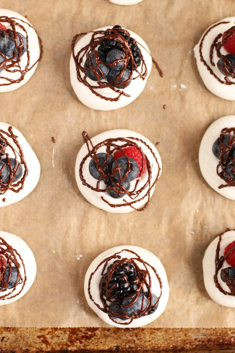 Aquafaba Meringues with melted chocolate