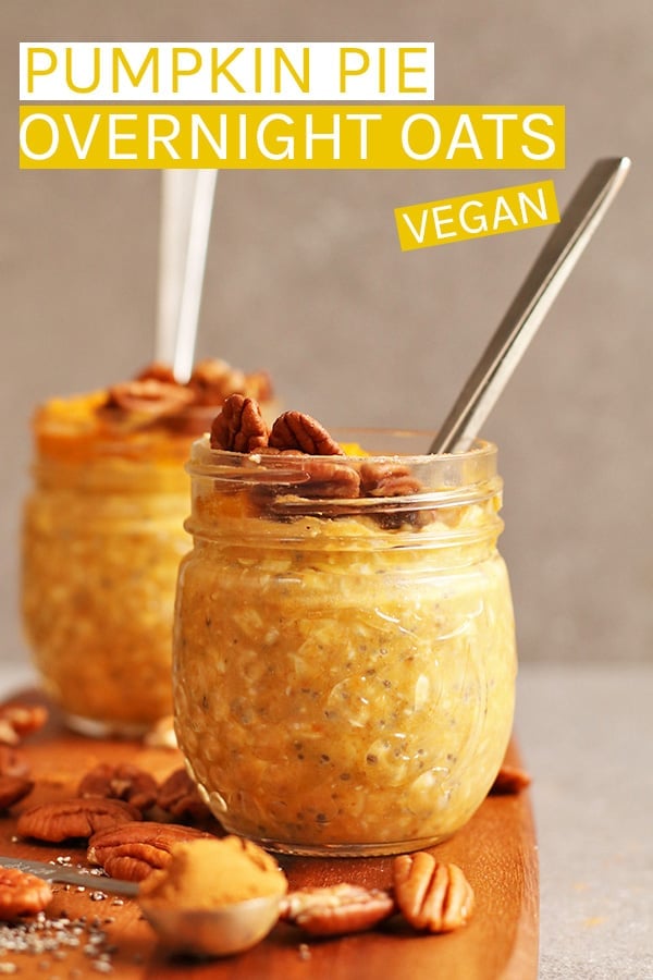 These Vegan Pumpkin Pie Overnight Oats are a delicious and easy grab-n-go breakfast that can be made in under 5 minutes and will have you thinking you're eating pie for breakfast. #vegan #veganbreakfast #healthy #overnghtoats #pumpkinrecipes