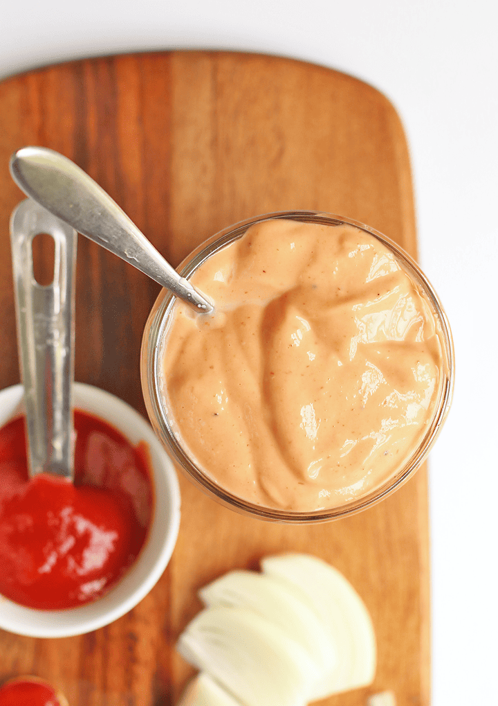 Vegan Russian Dressing in a Mason Jar with a spoon