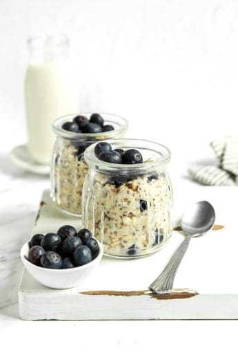 Vegan Overnight Oats w/ Blueberries