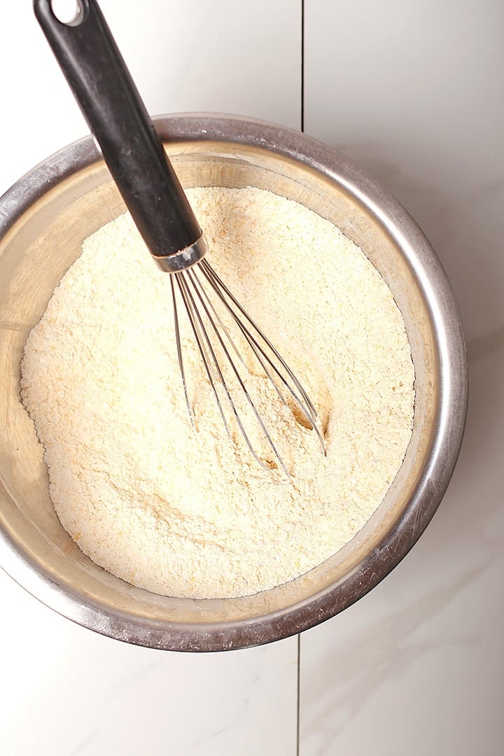 Flour and cornmeal in a meal bowl