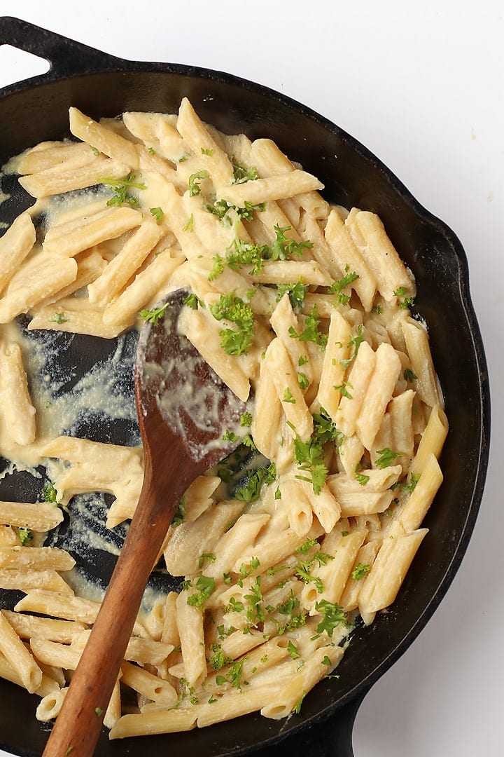 Creamy Garlic Pasta in a cast iron skillet