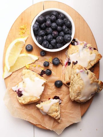 Vegan scones with fresh blueberries