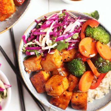 Korean BBQ Bowls with Chop Sticks