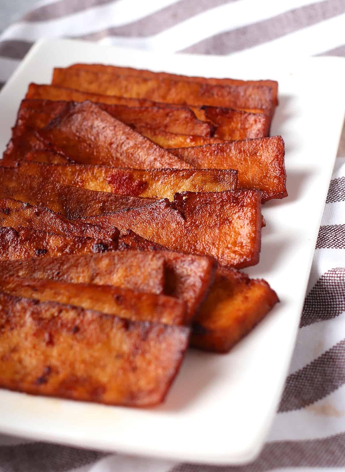 https://www.mydarlingvegan.com/wp-content/uploads/2020/09/Vegan-Bacon5.jpg