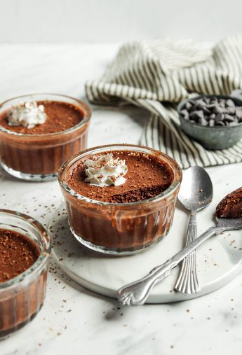 Vegan Chocolate Mousse (5 Ingredients!)