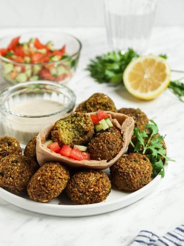 falafel in pita bread with tomato and cucumber