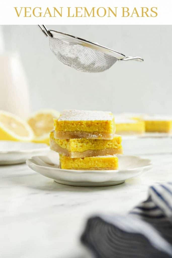 powdered sugar sprinkled over lemon bars