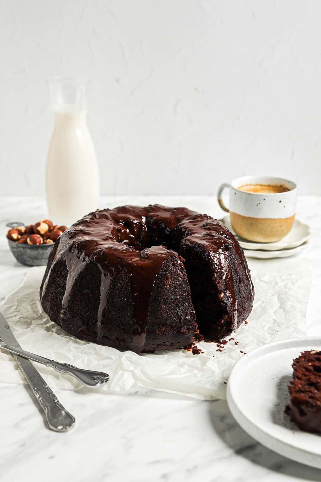 https://www.mydarlingvegan.com/wp-content/uploads/2021/10/Chocolate-Zucchini-Cake-2.jpg